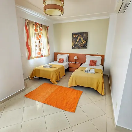 Farm Village- Townhouse 2 Mins From Old Town *