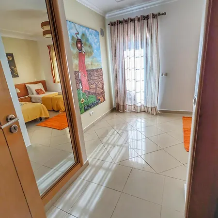 度假居 Farm Village- Townhouse 2 Mins From Old Town 阿尔布费拉