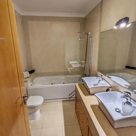 Farm Village- Townhouse 2 Mins From Old Town