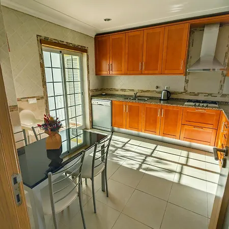 Farm Village- Townhouse 2 Mins From Old Town *