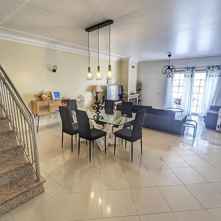 Farm Village- Townhouse 2 Mins From Old Town