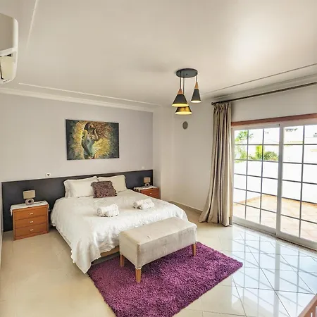 Vakantiehuis Farm Village- Townhouse 2 Mins From Old Town Albufeira