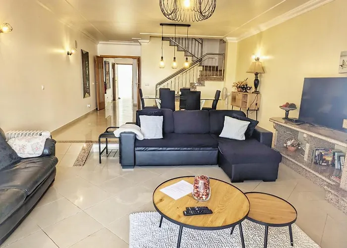 Farm Village- Townhouse 2 Mins From Old Town * 阿尔布费拉